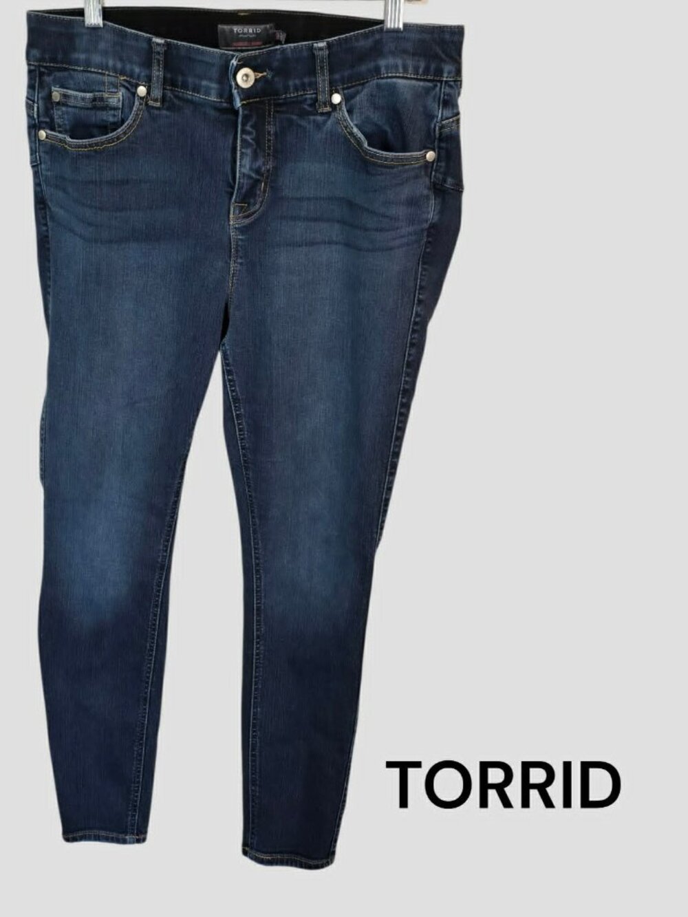 Torrid Bombshell Skinny Stretch  Denim Jeans Womens 14R or 32 x27